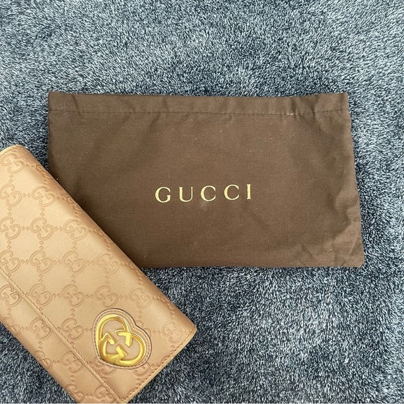 GUCCI Pink Guccissima Long Wallet with Gold Interlocking Heart Accent - Picture 9 of 12